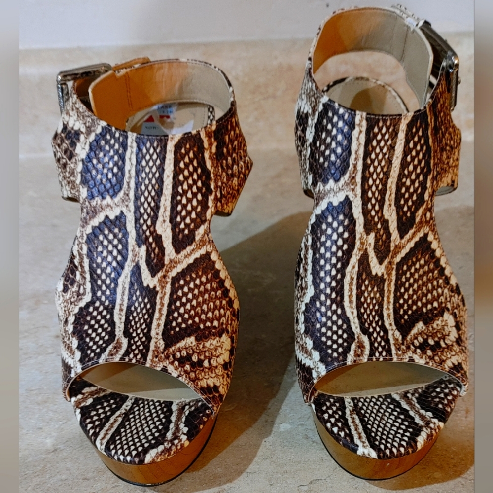 BEAUTIFUL LADIES SHOES